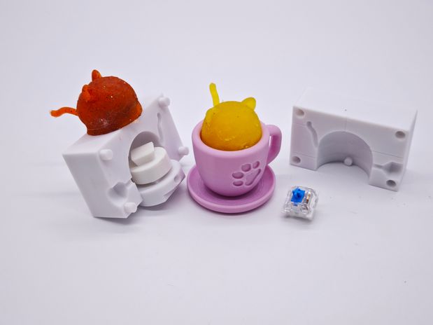Cat Cup Toy
