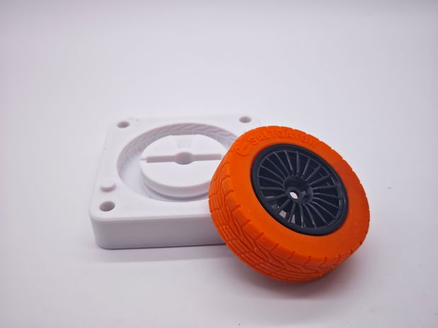 Saltgator Wheel - Rain Tire